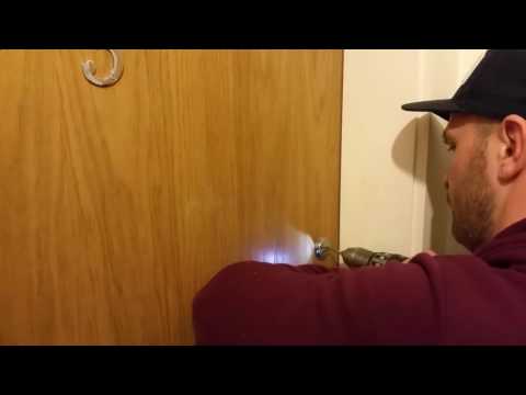 Открыть дверь, если сломалась защелка