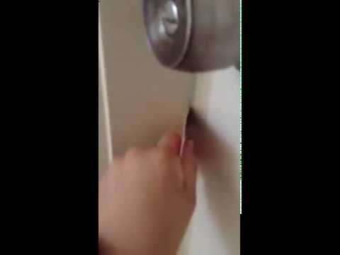 Открыть захлопнувшуюся межкомнатную дверь