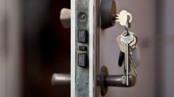 Взломать дверь в Москве